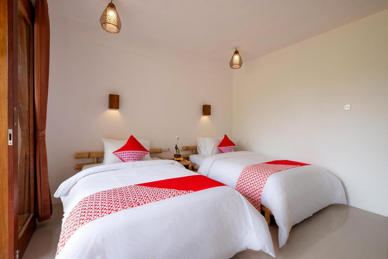 Oyo 1493 Surya Villa Selong Belanak Extérieur photo