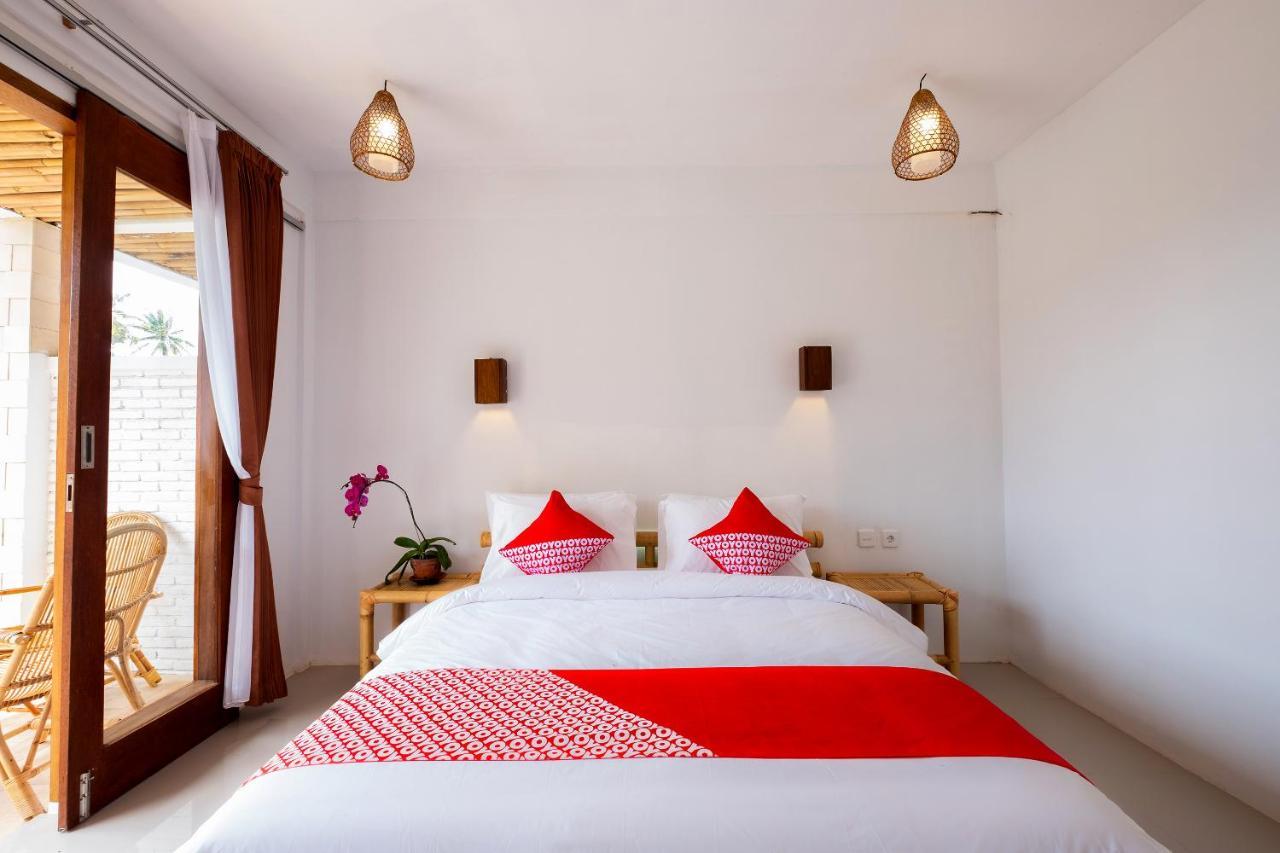 Oyo 1493 Surya Villa Selong Belanak Extérieur photo