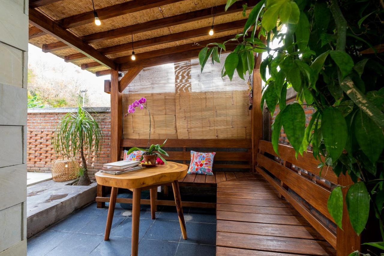 Oyo 1493 Surya Villa Selong Belanak Extérieur photo