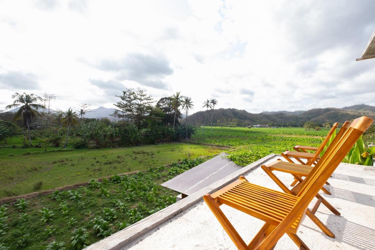 Oyo 1493 Surya Villa Selong Belanak Extérieur photo